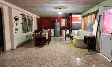 Casa con pileta 4 dormitorios La Plata