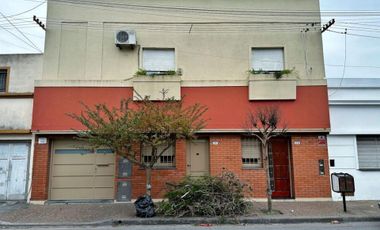 Casa en venta con parque - La Plata