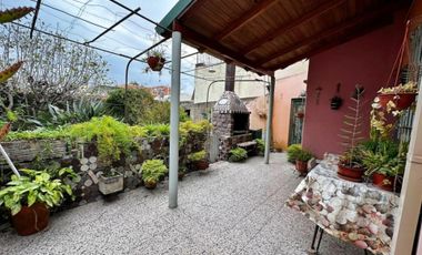 Casa en venta con parque - La Plata