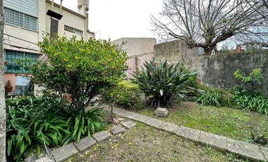 Casa en venta con parque - La Plata