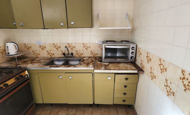 VENTA Amplio Triplex a 3 cuadras del mar