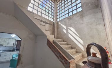 Venta casa 5 ambientes con pileta climatizada
