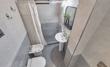 Venta casa 5 ambientes con pileta climatizada