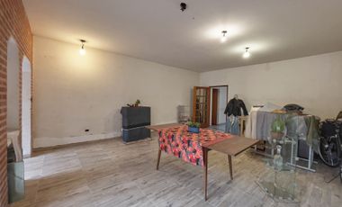 Venta casa 5 ambientes con pileta climatizada