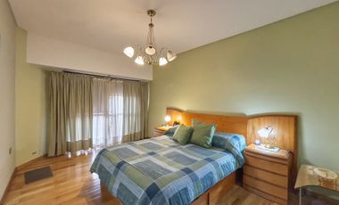 Venta casa 5 ambientes con pileta climatizada