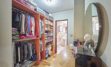 Venta casa 5 ambientes con pileta climatizada