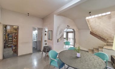 Venta casa 5 ambientes con pileta climatizada