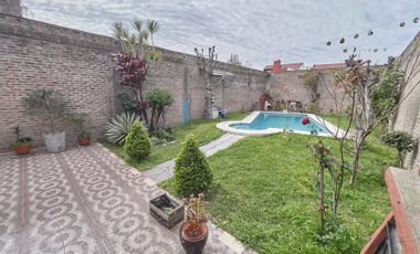 Venta casa 5 ambientes con pileta climatizada