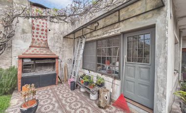Venta casa 5 ambientes con pileta climatizada