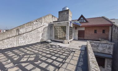 Venta casa 5 ambientes con pileta climatizada