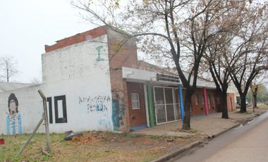 CASA QUINTA VENTA EN FRANCISCO ALVAREZ CON PILETA