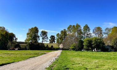 Casa en Venta en Sector Lago Ranco (Con orilla a Rio Pichico)
