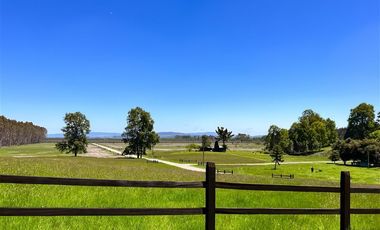 Casa en Venta en Sector Lago Ranco (Con orilla a Rio Pichico)