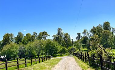 Casa en Venta en Sector Lago Ranco (Con orilla a Rio Pichico)