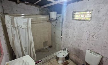Casa 3amb amplia esquina con terreno de 2147 m2