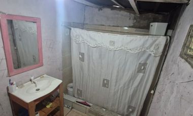 Casa 3amb amplia esquina con terreno de 2147 m2