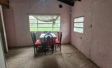 Casa 3amb amplia esquina con terreno de 2147 m2