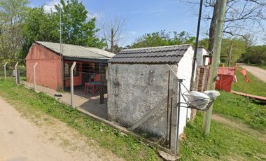 Casa 3amb amplia esquina con terreno de 2147 m2
