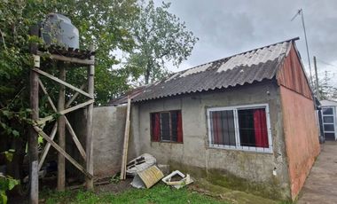 Casa 3amb amplia esquina con terreno de 2147 m2