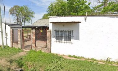 Casa 3amb amplia esquina con terreno de 2147 m2