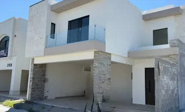 Casa en venta en Rincón de los Encinos, Saltillo, Coahuila de Zaragoza