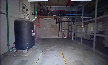 Arriendo local comercial, Los Dominicos, Las Condes