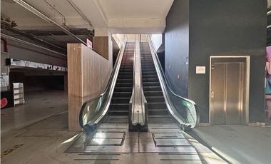 Arriendo local comercial, Los Dominicos, Las Condes