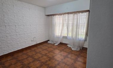 PH en  Alquiler de 3 ambientes Lomas de Zamora oeste