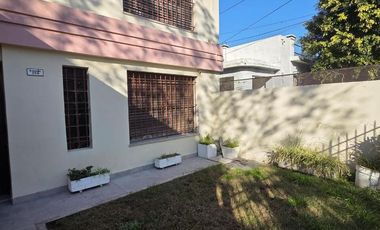 PH en  Alquiler de 3 ambientes Lomas de Zamora oeste