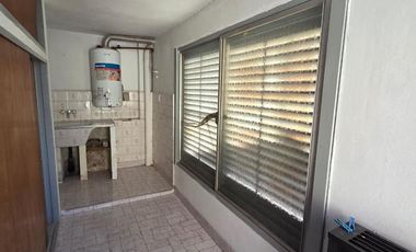 PH en  Alquiler de 3 ambientes Lomas de Zamora oeste