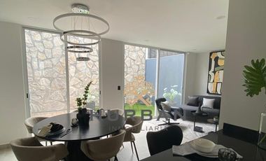 HURBAN VENDE casa NUEVA en COTO RESIDENCIAL al norte de la ciudad. MOD-O3