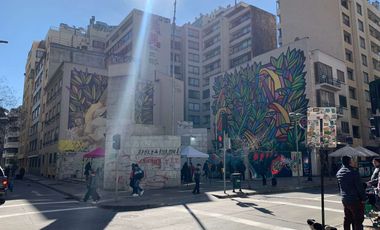 Se vende oficina en Santiago Centro.