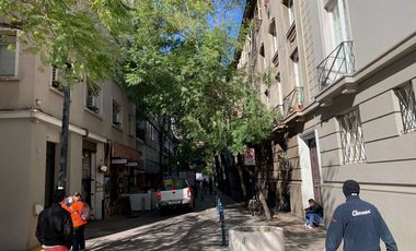 Se vende oficina en Santiago Centro.