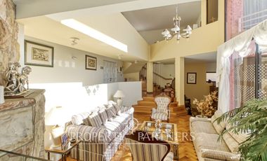 Gran Casa En Jardines del sur