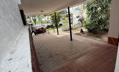 Casa en alquiler de 2 dormitorios c/ cochera en Macrocentro