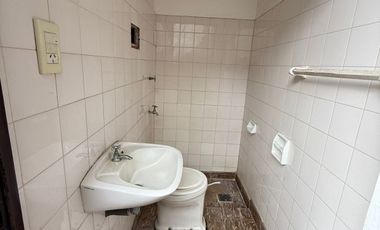 Casa en alquiler de 2 dormitorios c/ cochera en Macrocentro