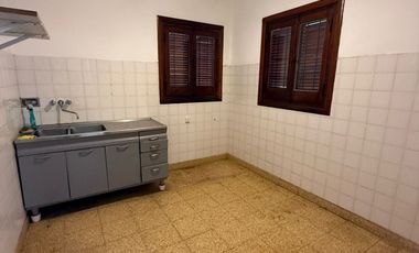 Casa en alquiler de 2 dormitorios c/ cochera en Macrocentro