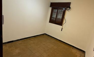 Casa en alquiler de 2 dormitorios c/ cochera en Macrocentro