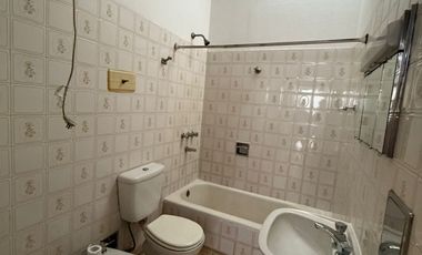Casa en alquiler de 2 dormitorios c/ cochera en Macrocentro