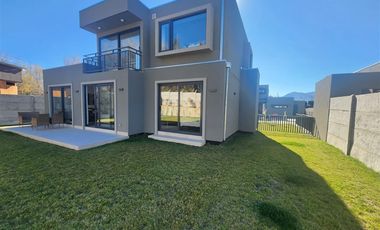 Casa en Arriendo en Condominio Tricahue de Nogales, Machalí