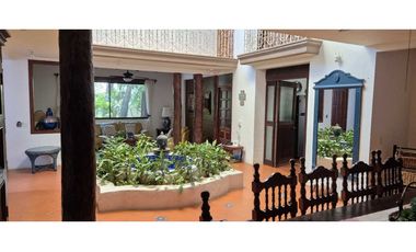 ESTUDIO FRENTE A COLEGIO CUMBRES