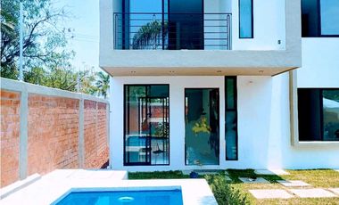 VENTA DE CASA CON ALBERCA EN CONDOMINIO EN JIUTEPEC MORELOS