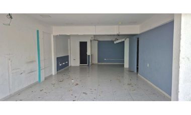 LOCAL COMERCIAL a pasos de Av Xcaret