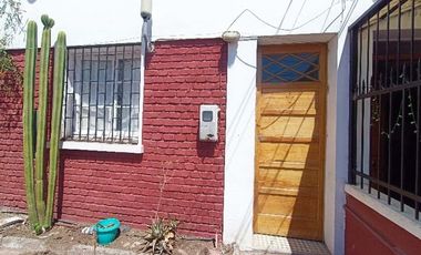 Casa 2 pisos / 2 dormitorios - Sector Residencial
