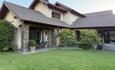 HERMOSA CASA EN REQUINOA