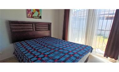 En arriendo, linda casa, 3 dormitorios, en paradero 16 de La Cruz.