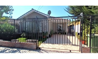En arriendo, linda casa, 3 dormitorios, en paradero 16 de La Cruz.