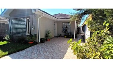 En arriendo, linda casa, 3 dormitorios, en paradero 16 de La Cruz.