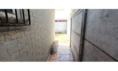En arriendo, linda casa, 3 dormitorios, en paradero 16 de La Cruz.