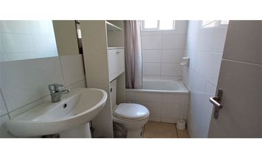 En arriendo, linda casa, 3 dormitorios, en paradero 16 de La Cruz.